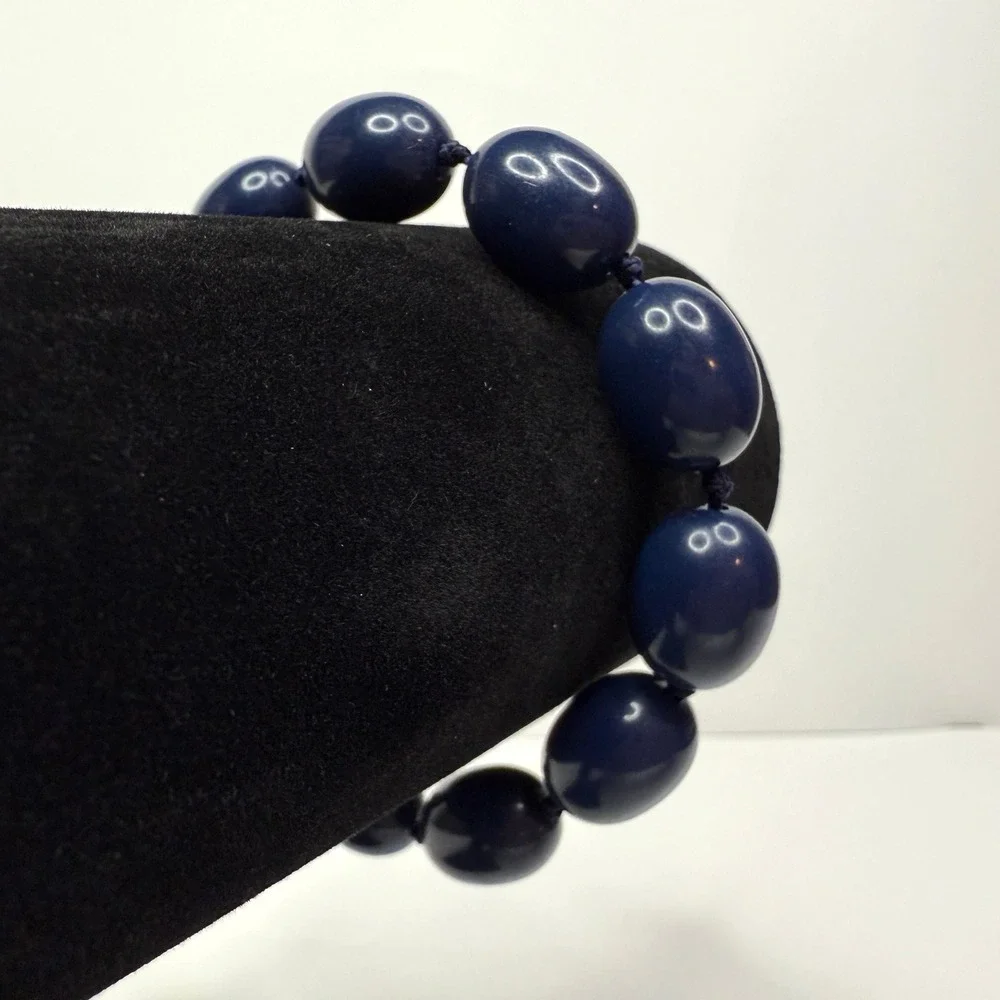 Vintage Trifari Acrylic Blue Bead Bracelet Designer Fashion Costume Jewelry 6.5